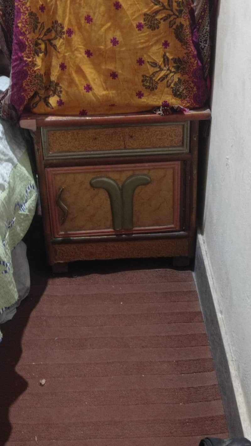Bed and Dressing Table 4