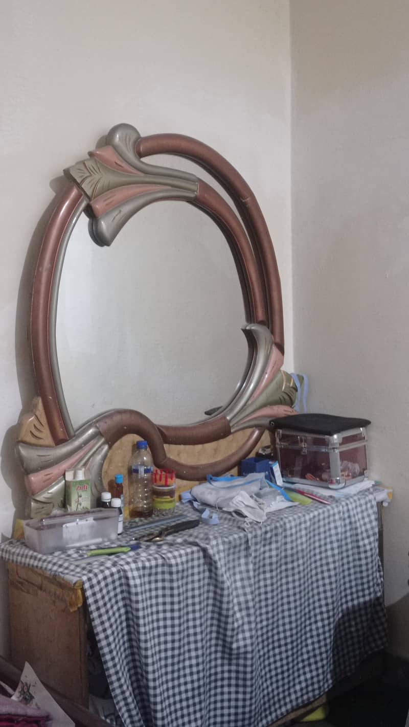 Bed and Dressing Table 5