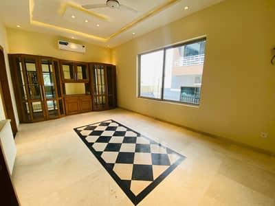 LUXURY HOUSE FOR RENT IN F-7