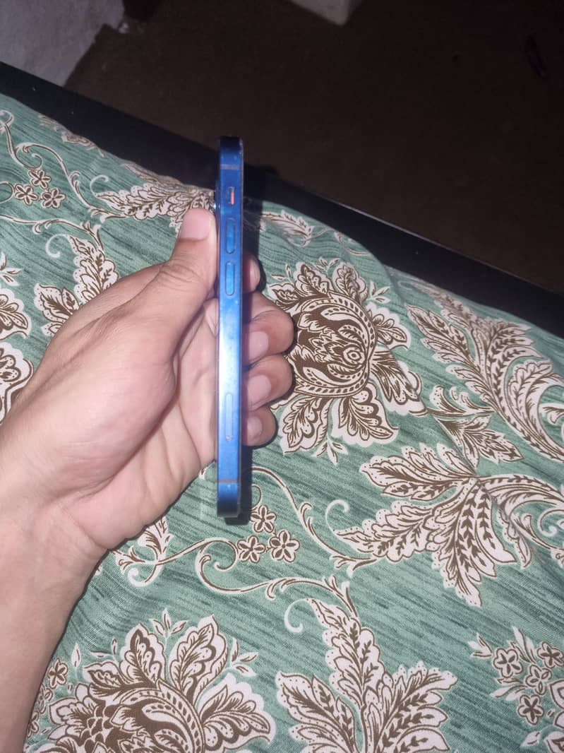 iPhone 3