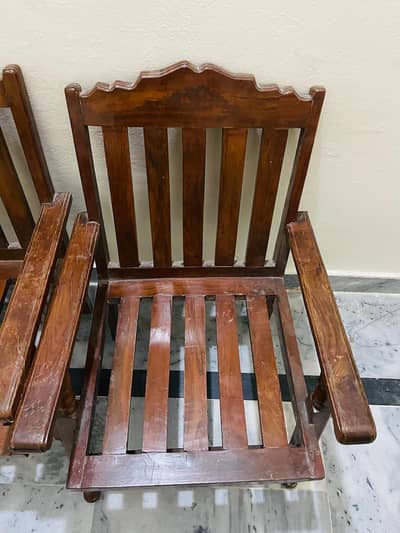 4 wooden chairs
