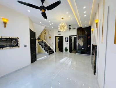 Prime Location In Royal Palm City Of Gujranwala, A 5 Marla House Is Available