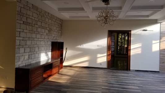 LUXURY HOUSE FOR RENT IN F-7
