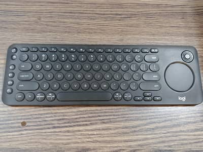 Logitech K600 With Touch Pad Wireless Keyboard