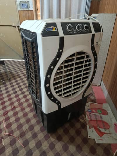 Air coole with 2 ice box | good condition| 10/10