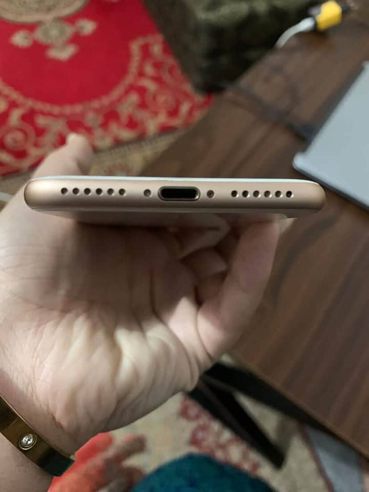 Apple iPhone 8 1