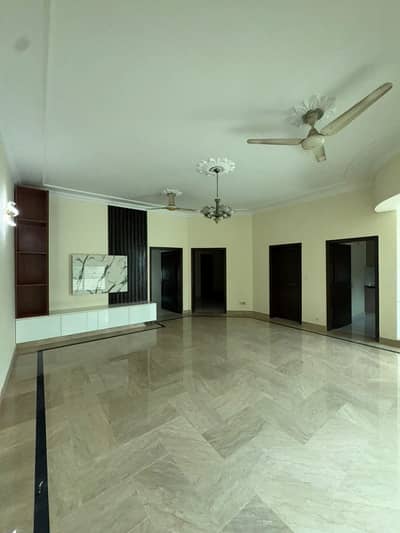 10 Marla Full House Available For Rent New Type Wapda Town Phase Block E2