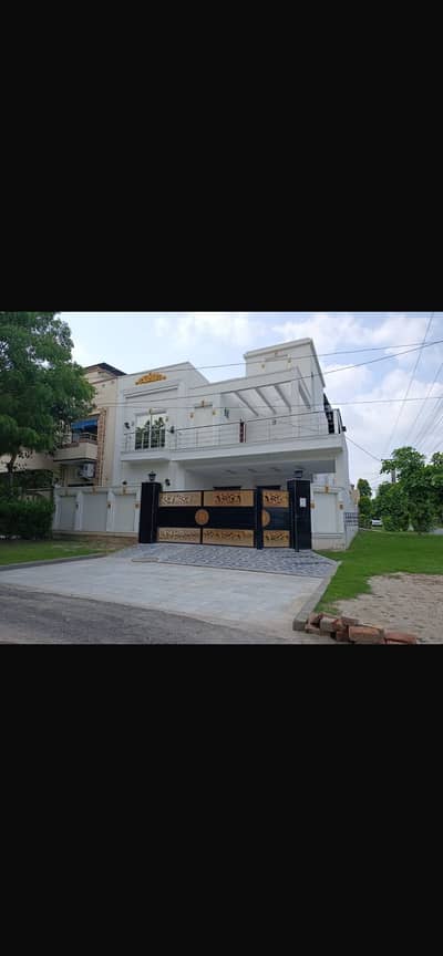 10 Marla Brand New Corner+ 65 feet Luxury Spanish Super Hot Location All Original Picture attached With Direct Owner Available For Sale in Valencia Housing Society.