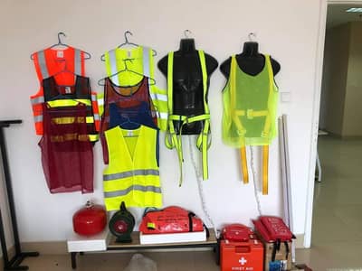 Fire Extinguishers/Safety Jacket/Safety Helmet/Safety Shoes/Road Safet