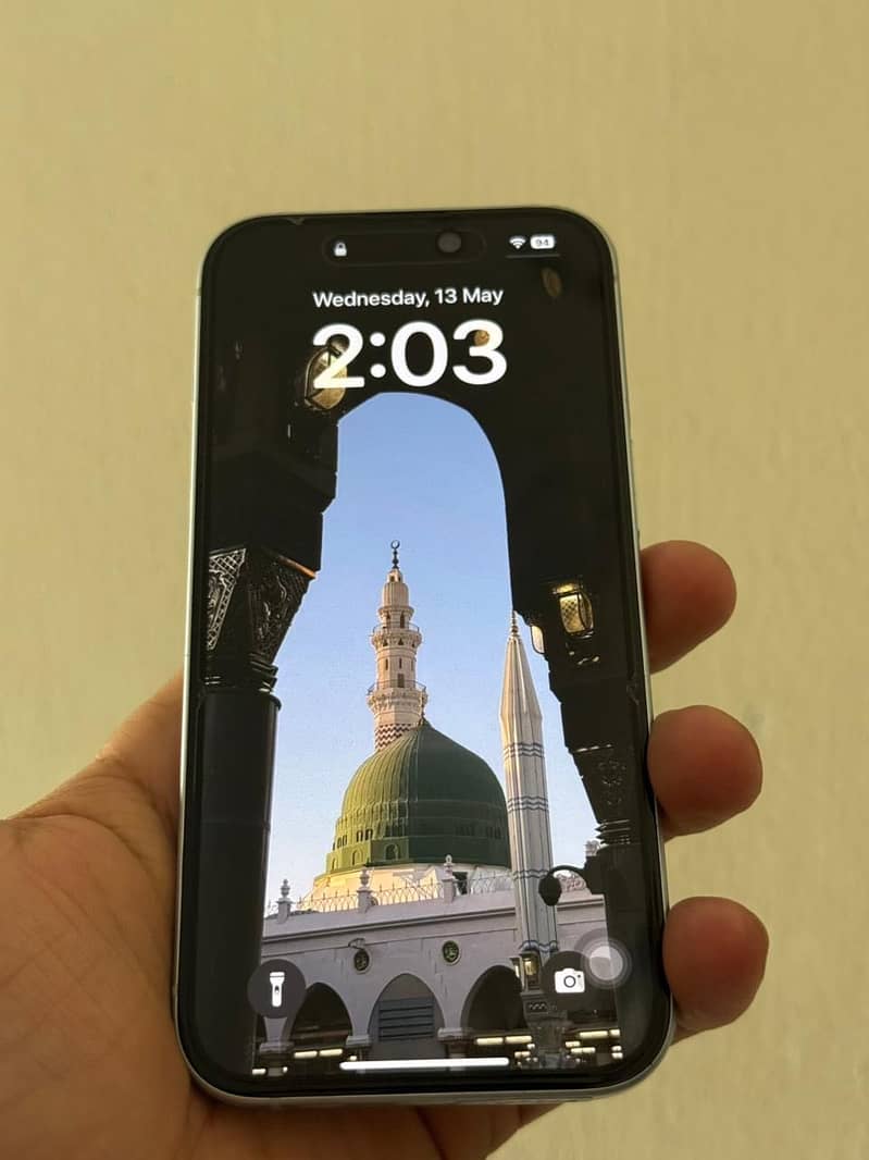 iPhone 15 2