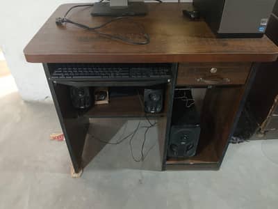 Computer Table new fresh condition 10/10