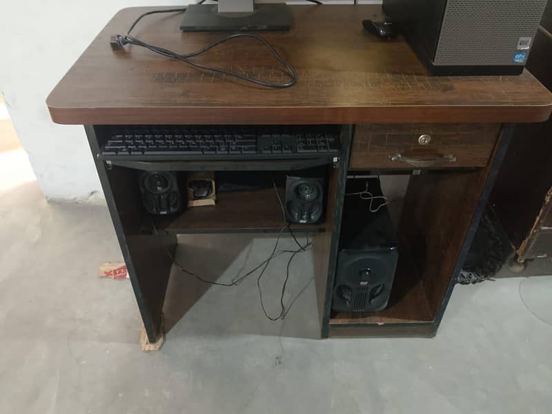 Computer Table new fresh condition 10/10 0