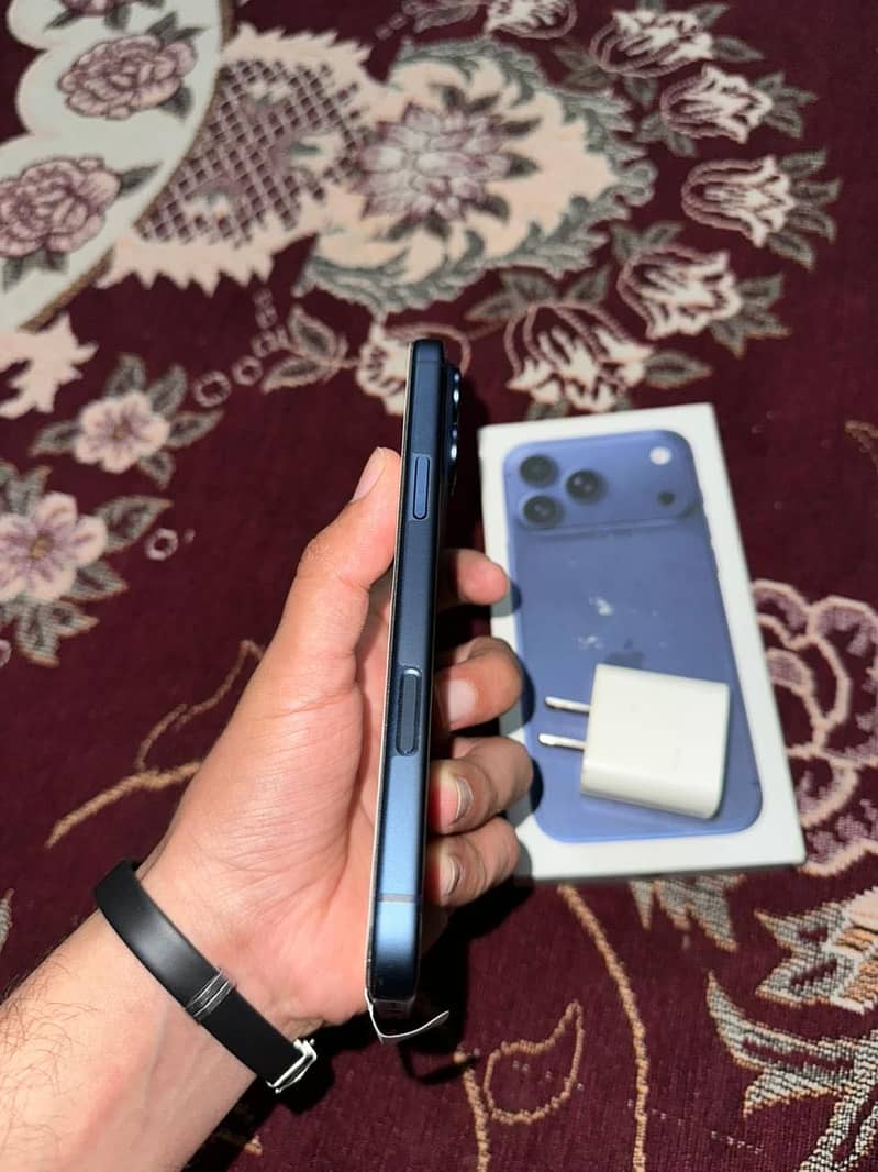 iPhone 17 pro max 2
