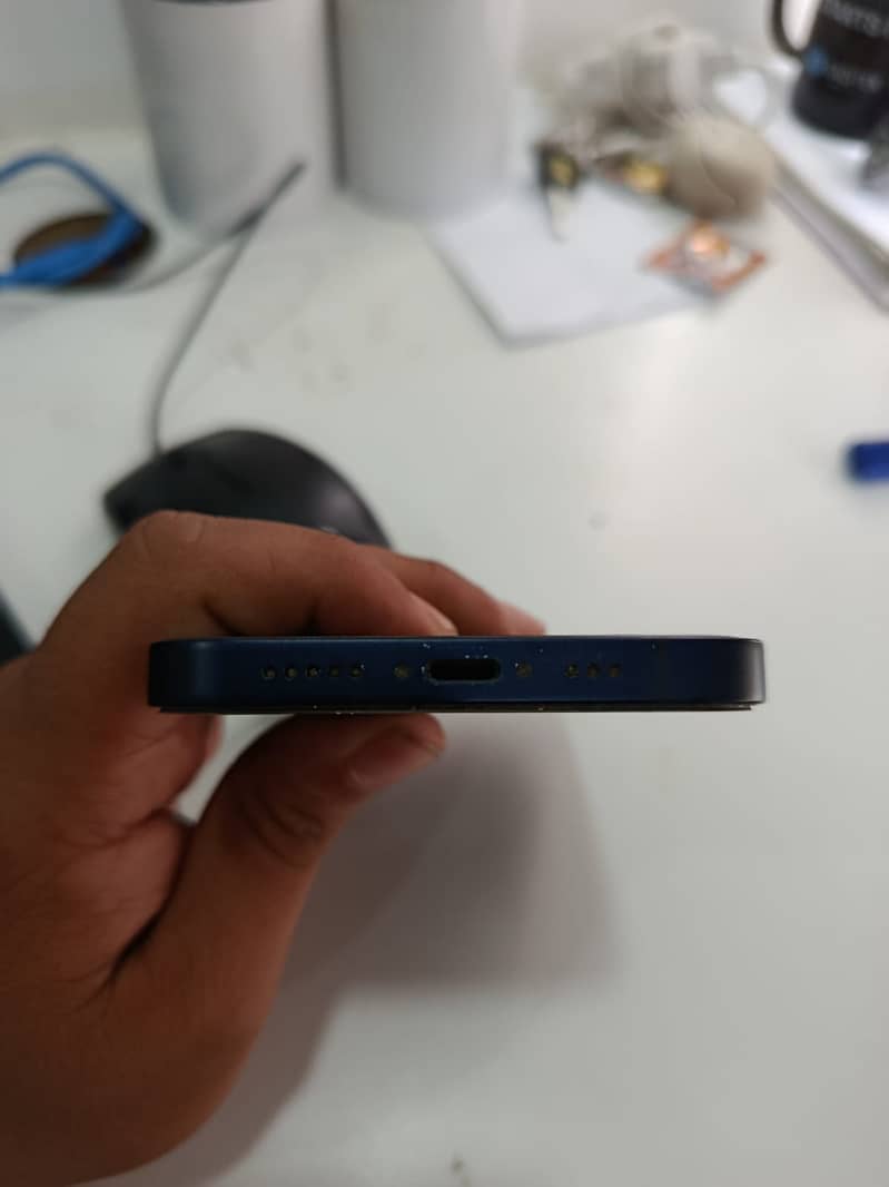 Apple iPhone 12 2