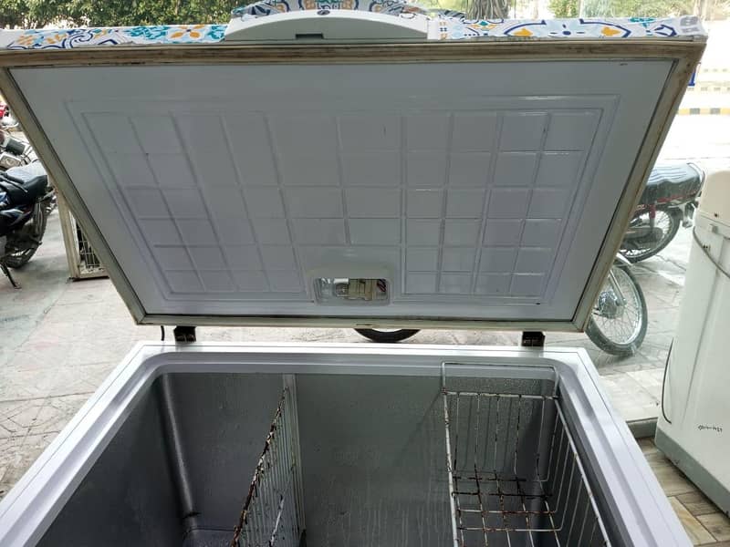 dawlance freezer 2