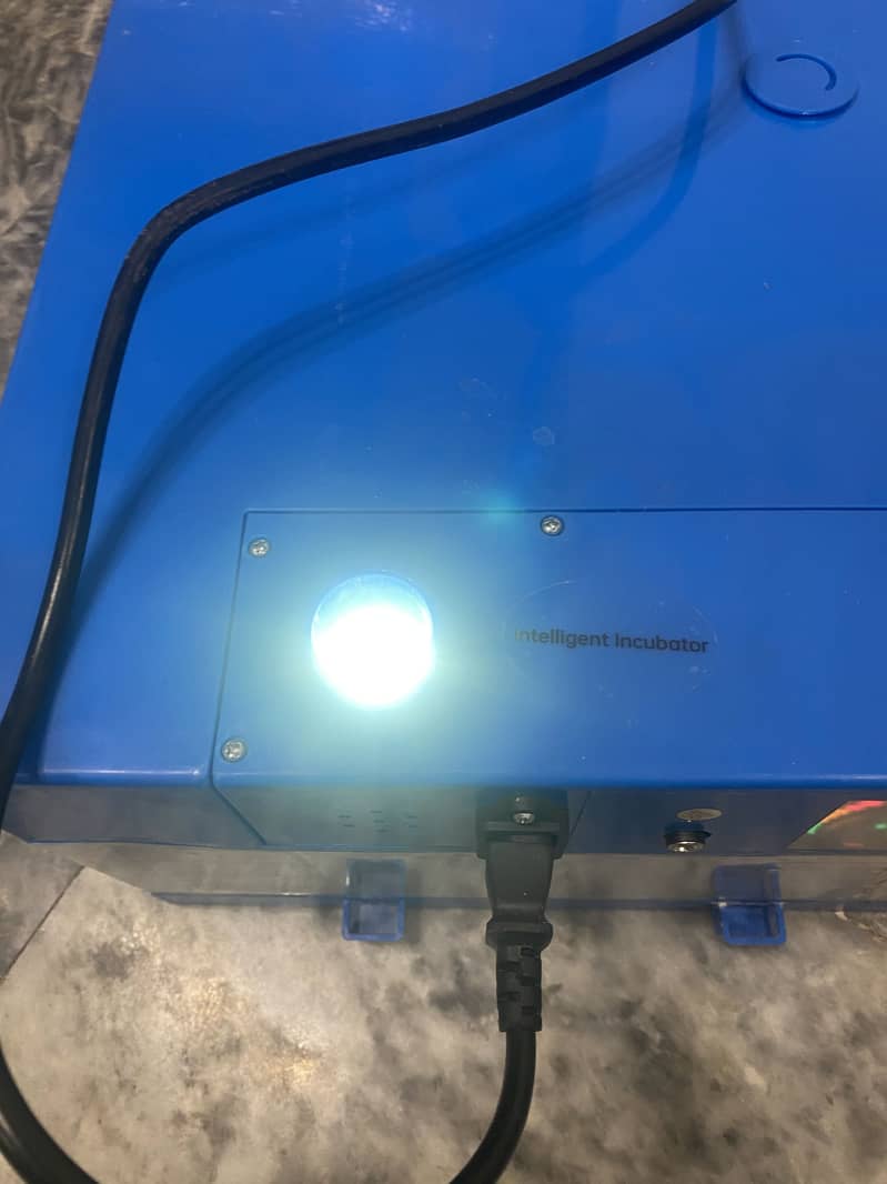 64 EGGS INCUBATOR AUTOMATIC MACHINE 3
