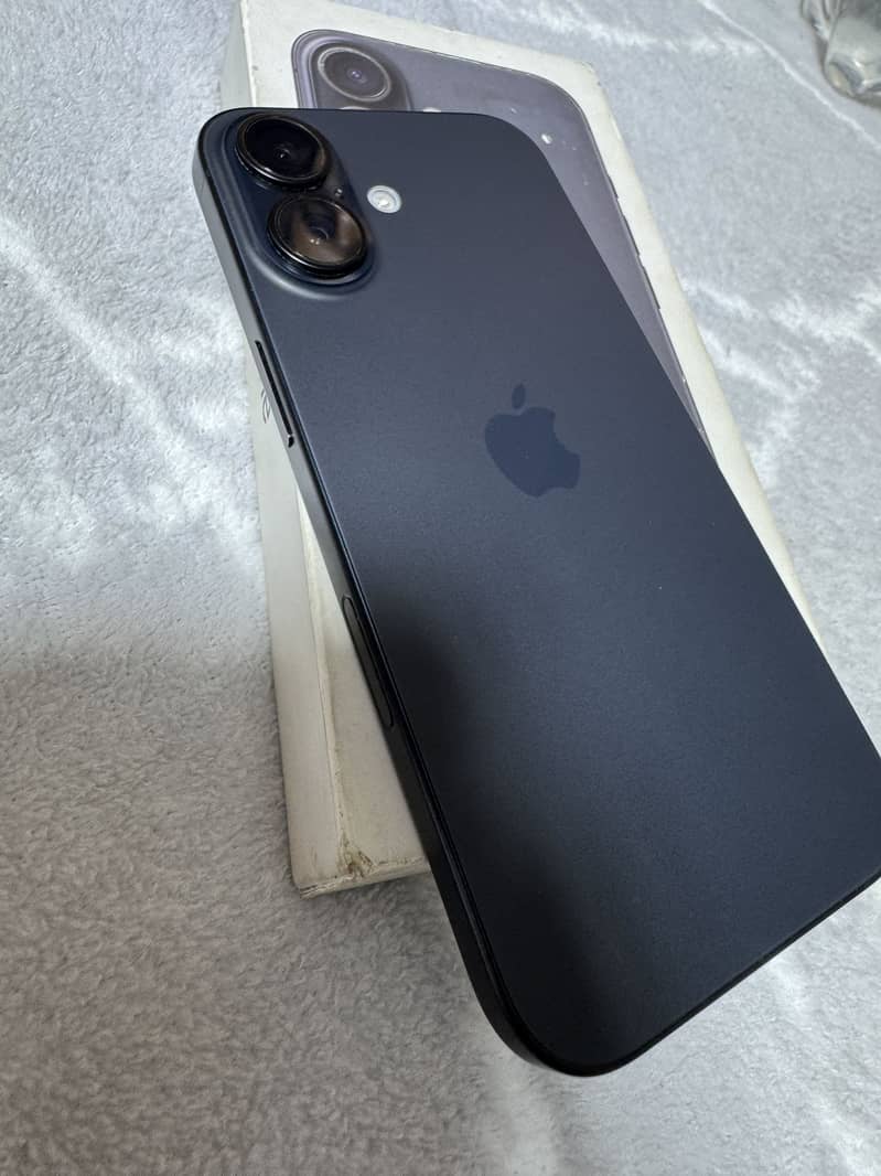 iPhone 16 sim lock 0