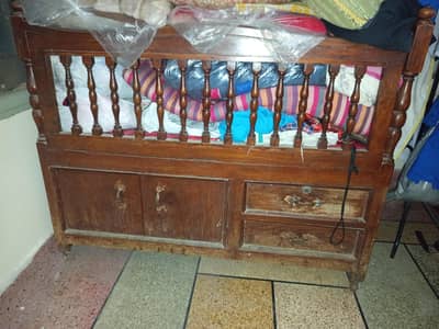 baby cot