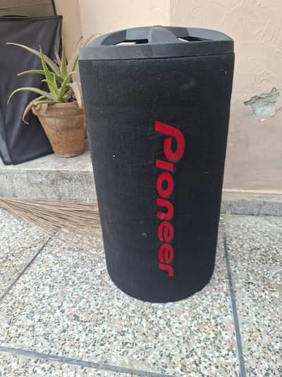 6500 Watt Solid Audio Plus Amplifier + Pioneer base tube
