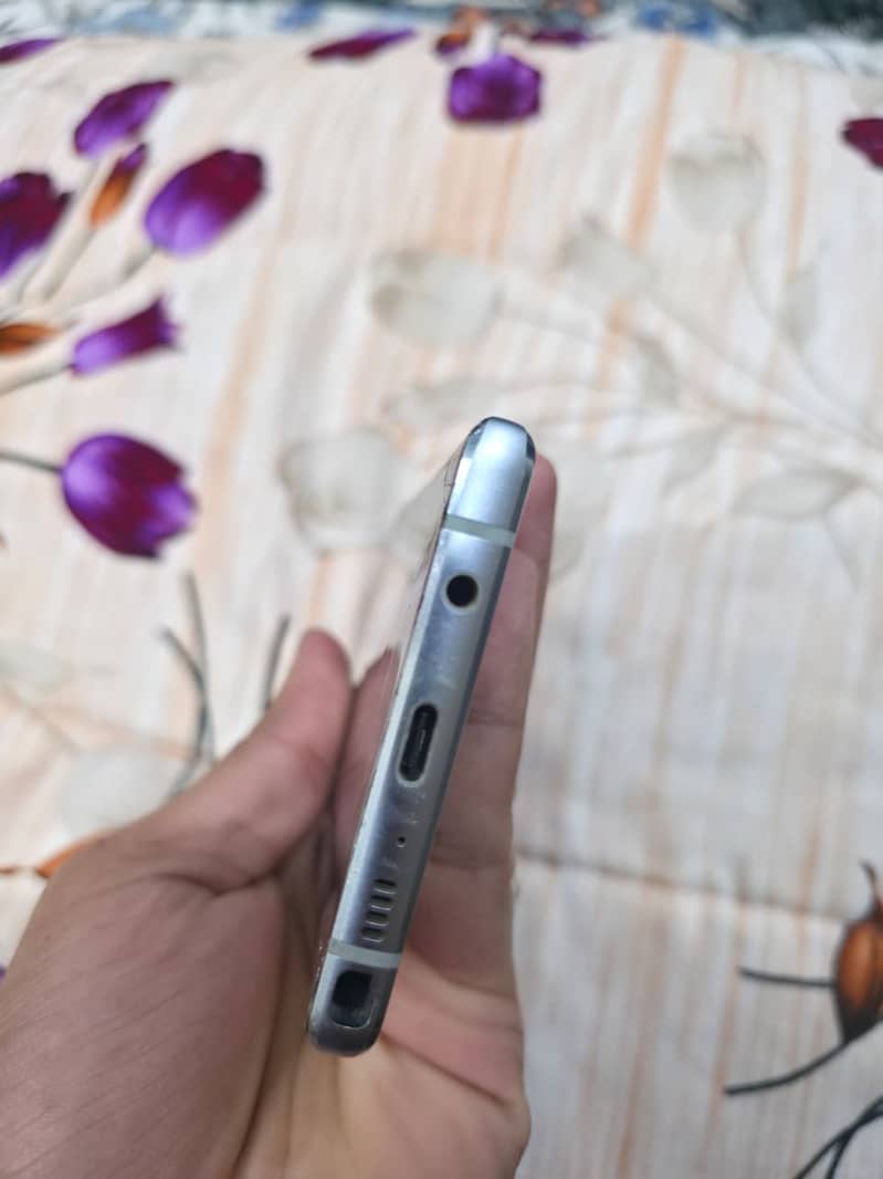 Samsung Mobile Note 9 4