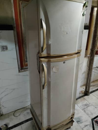 old refrigerator/fridge for sale