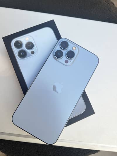 Iphone 13 pro max factory Unlocked and 10/10 mobile