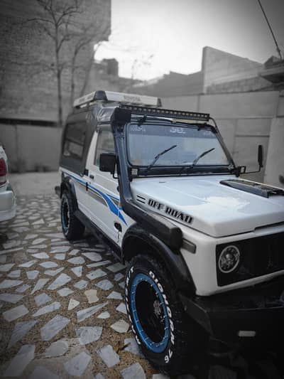 suzuki jeep   orignal long chesis 500 serial