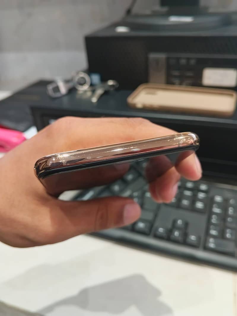 iPhone XS Max 1