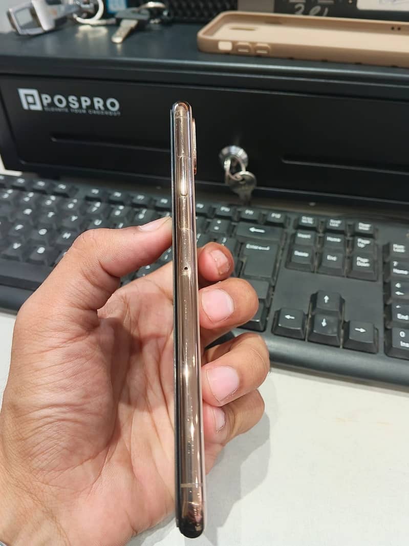 iPhone XS Max 3