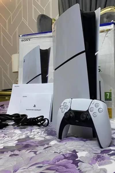 PlayStation 5 Digital - Complete Box - With PS Plus Deluxe Active