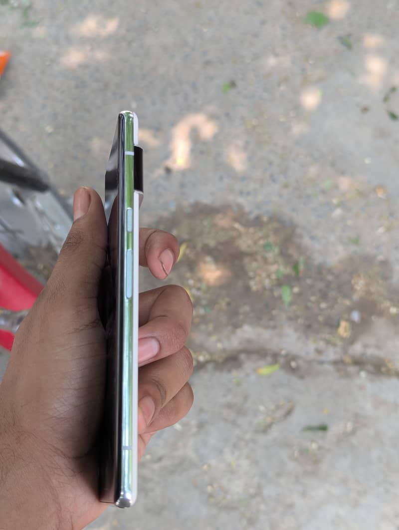 Google Pixel 6 pro 2