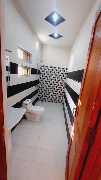 8 MARLA UPPER PORTION FOR RENT IN MILITARY ACCOUNT COLLEGE ROAD LAHORE