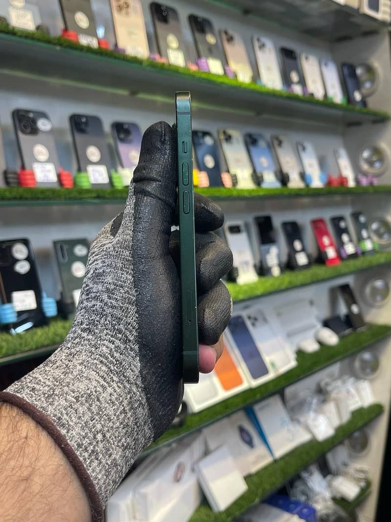 IPHONE 13 1