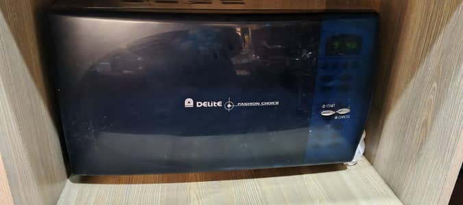 Delite Microwave oven