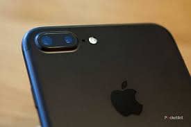 Apple iPhone 7 Plus 2