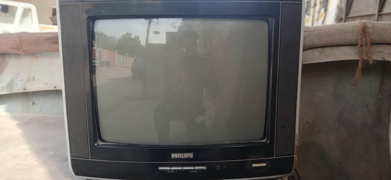 tv phillips 3