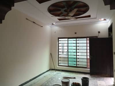 5 Marla upper 1.5 with 3beds & Gas