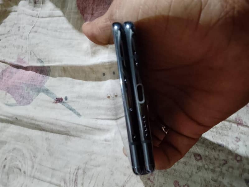 Google pixel fold 8 4