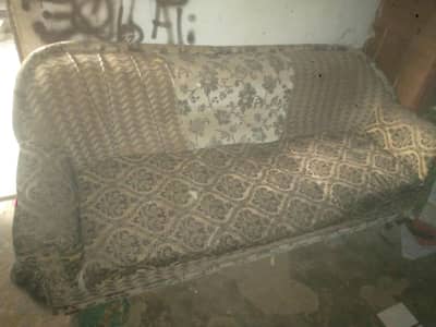 5 Seater sofa set urgent sale