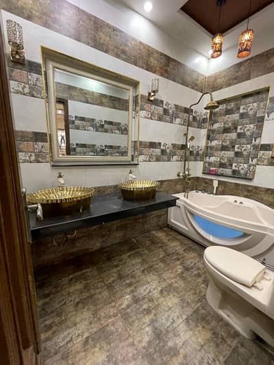 10 Marla House For Rent In Bahria Town Lahore Prime Location