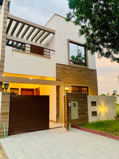 Prime Location 125 Sq. Yards Luxury Villa for Sale - Bahria Town Karachi 03073151984
