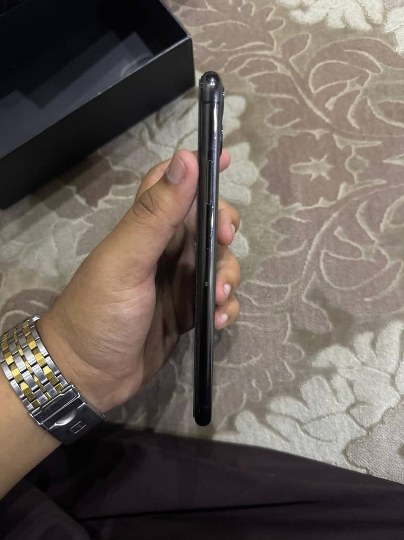 iPhone 11 Pro Max 2