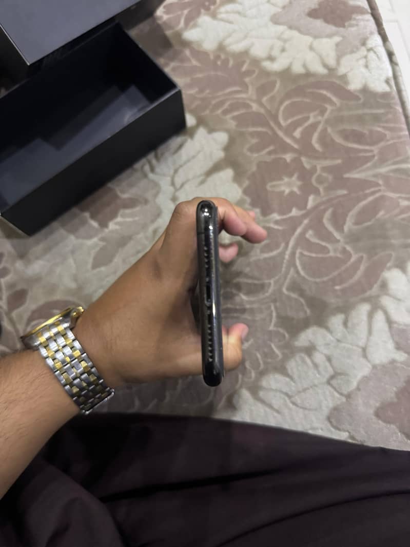 iPhone 11 Pro Max 5