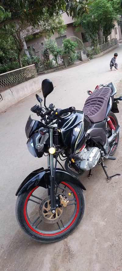 Suzuki GSX 125 – Model 2024 – Lush Condition – Lahore Registered