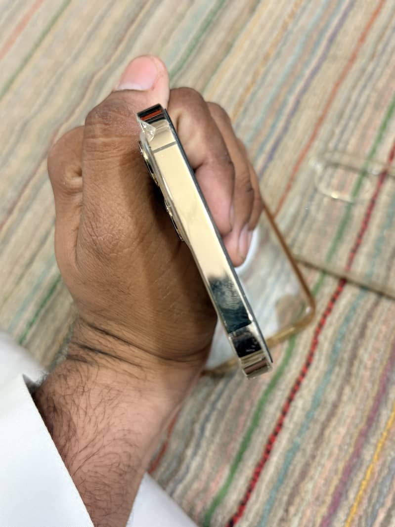 iPhone 12 Pro Max 7