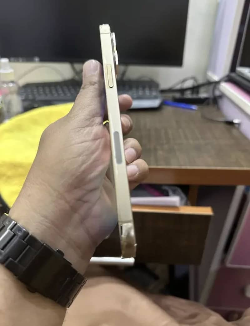Iphone 12Pro max (Sim working) 6
