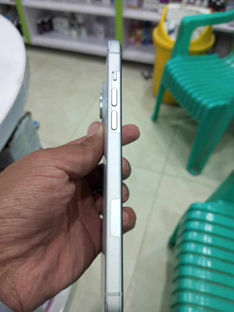 iPhone 15 plus 1