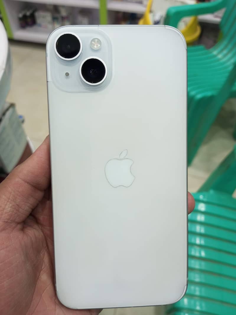 iPhone 15 plus 3