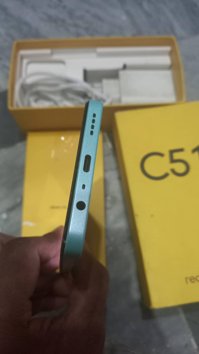 Realme C52 3