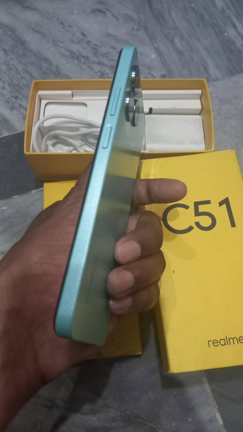 Realme C52 4